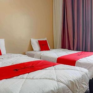 RedDoorz Syariah At Hotel Putri Gading Bengkulu